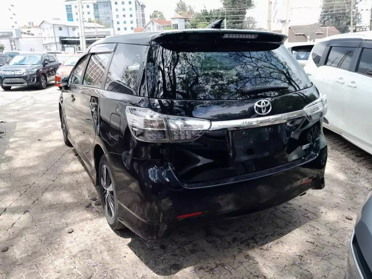 Toyota Wish   - 2016