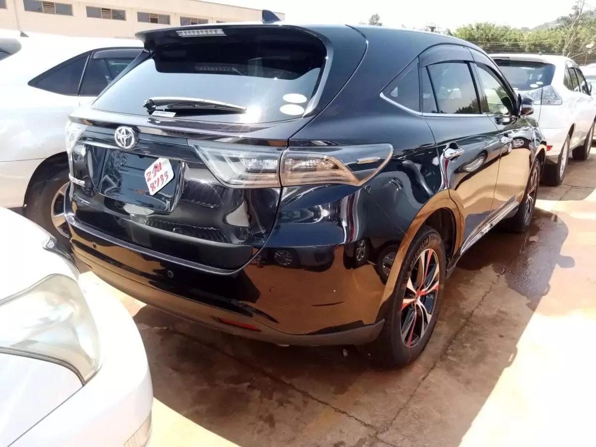 Toyota Harrier   - 2016