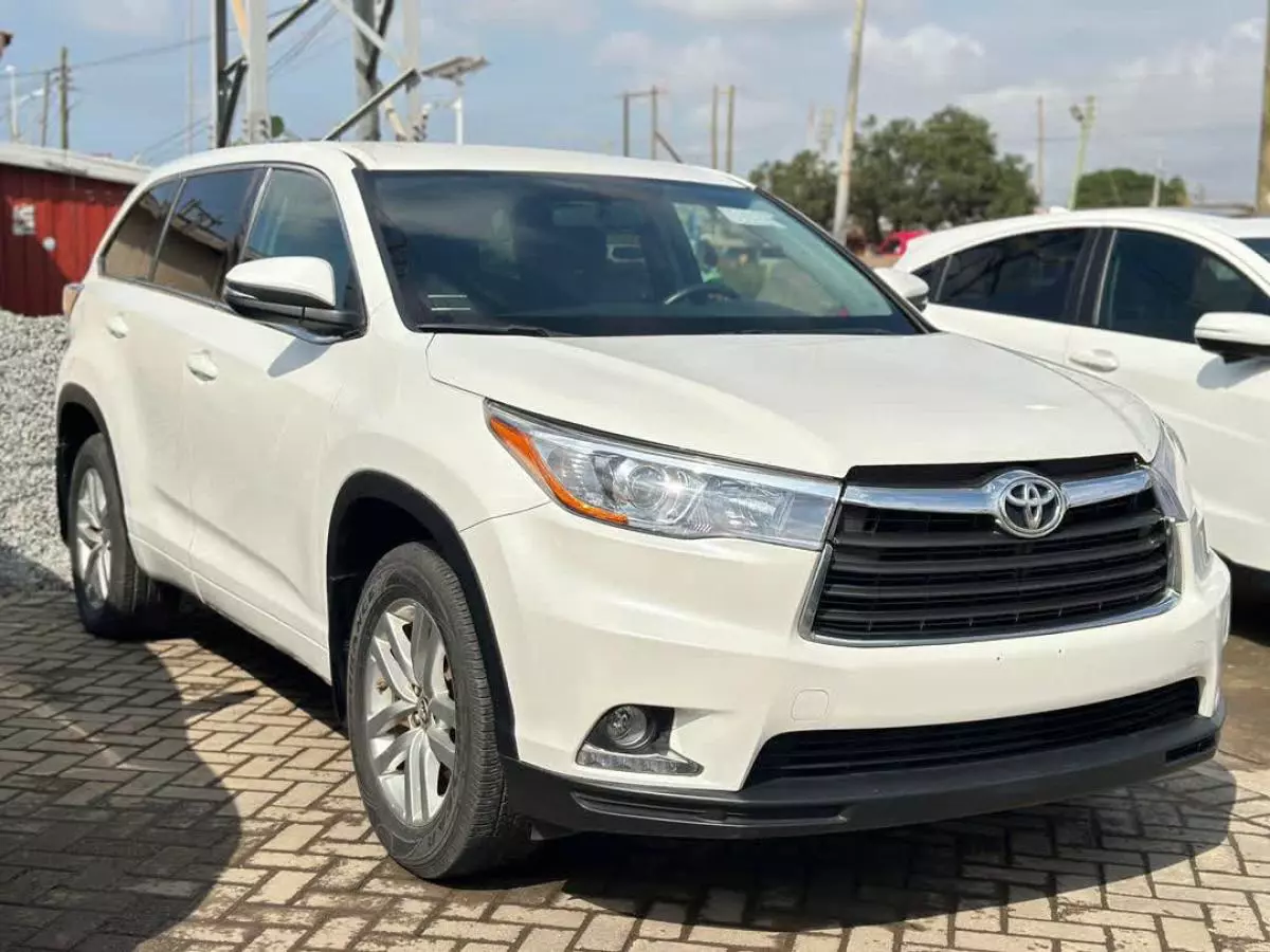 Toyota Highlander   - 2019