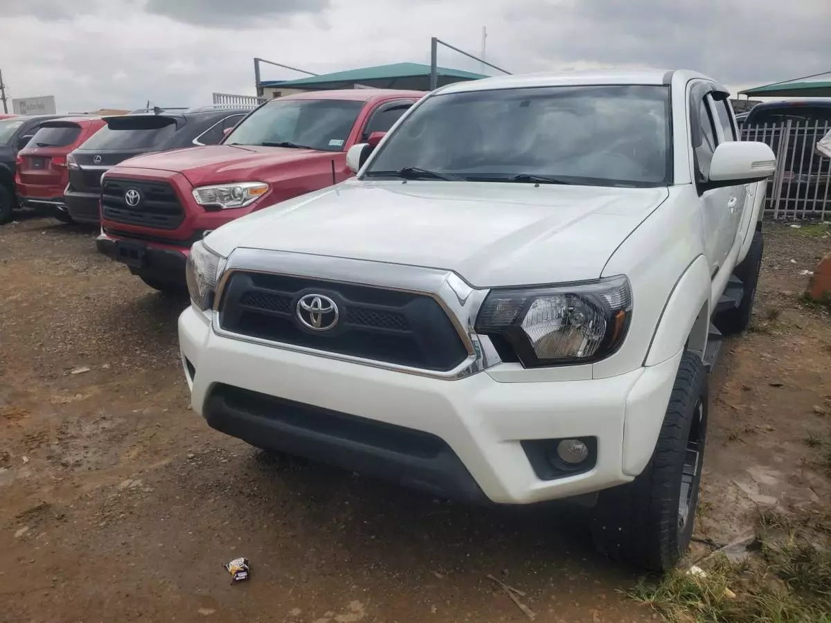 Toyota Tacoma   - 2015