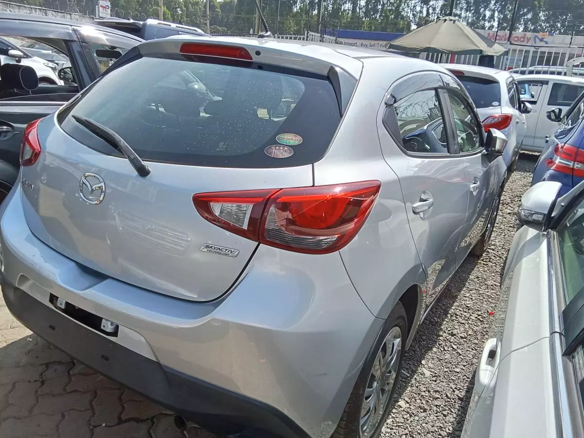 Mazda Demio   - 2017