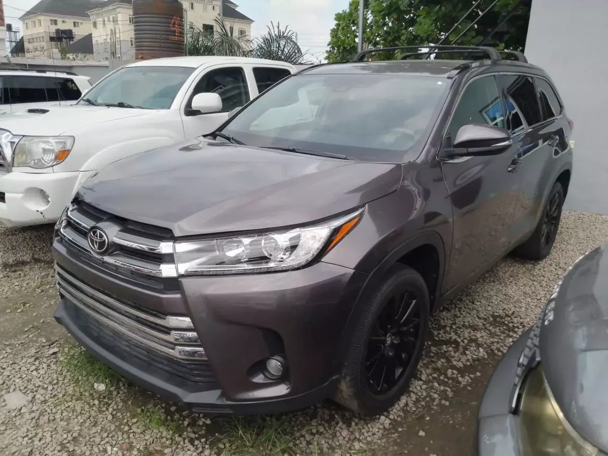 Toyota Highlander   - 2019