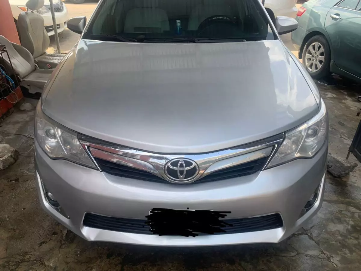 Toyota Camry   - 2012