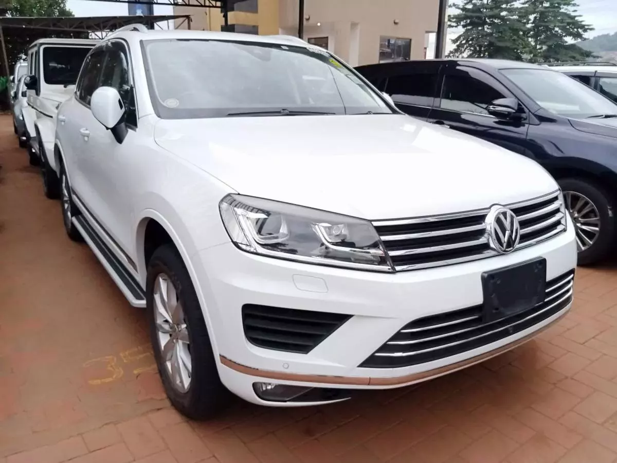 Volkswagen Touareg   - 2014