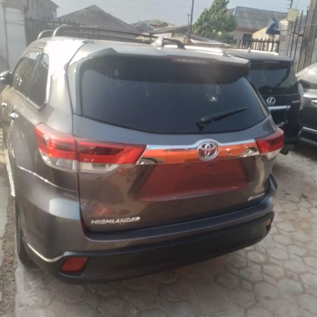 Toyota Highlander   - 2015