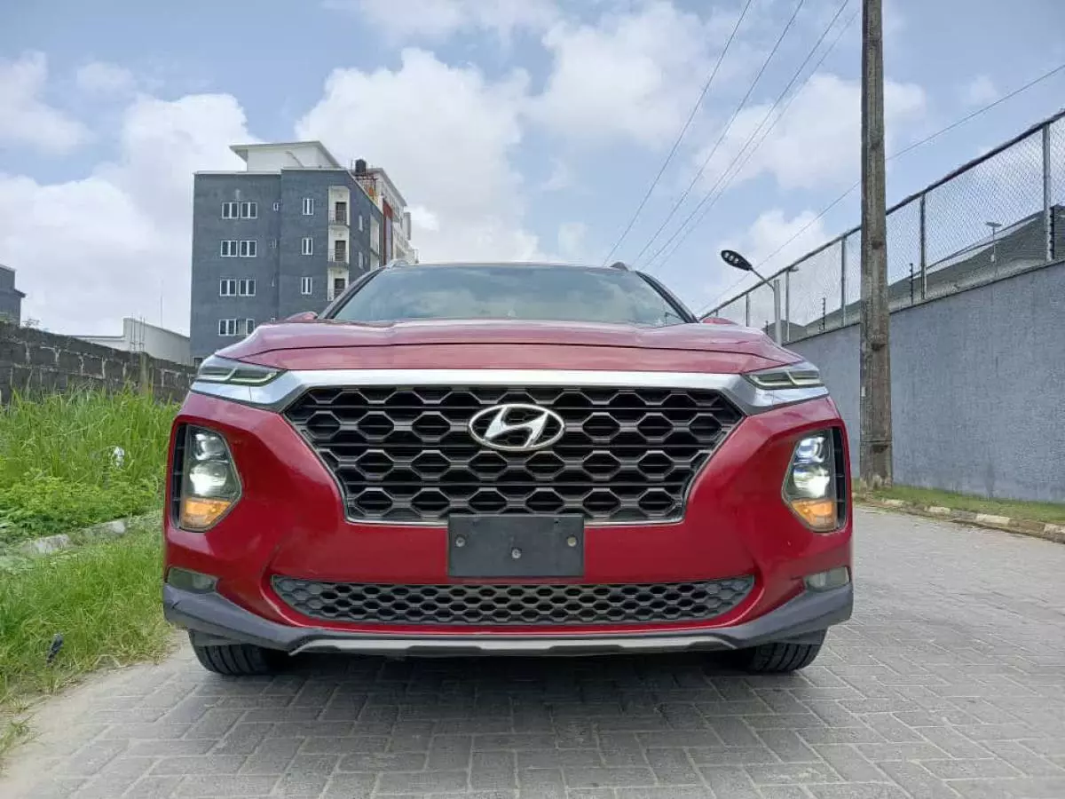 Hyundai Santa Fe   - 2019