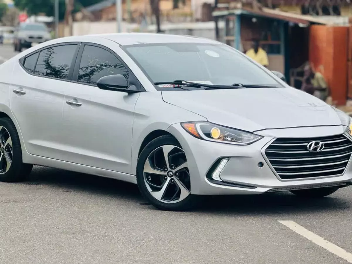 Hyundai Elantra   - 2017