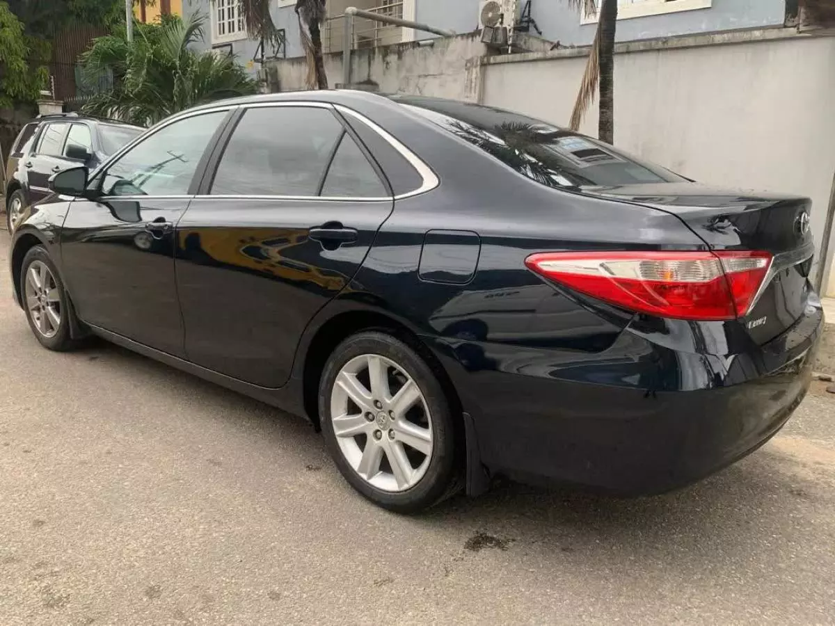 Toyota Camry   - 2016