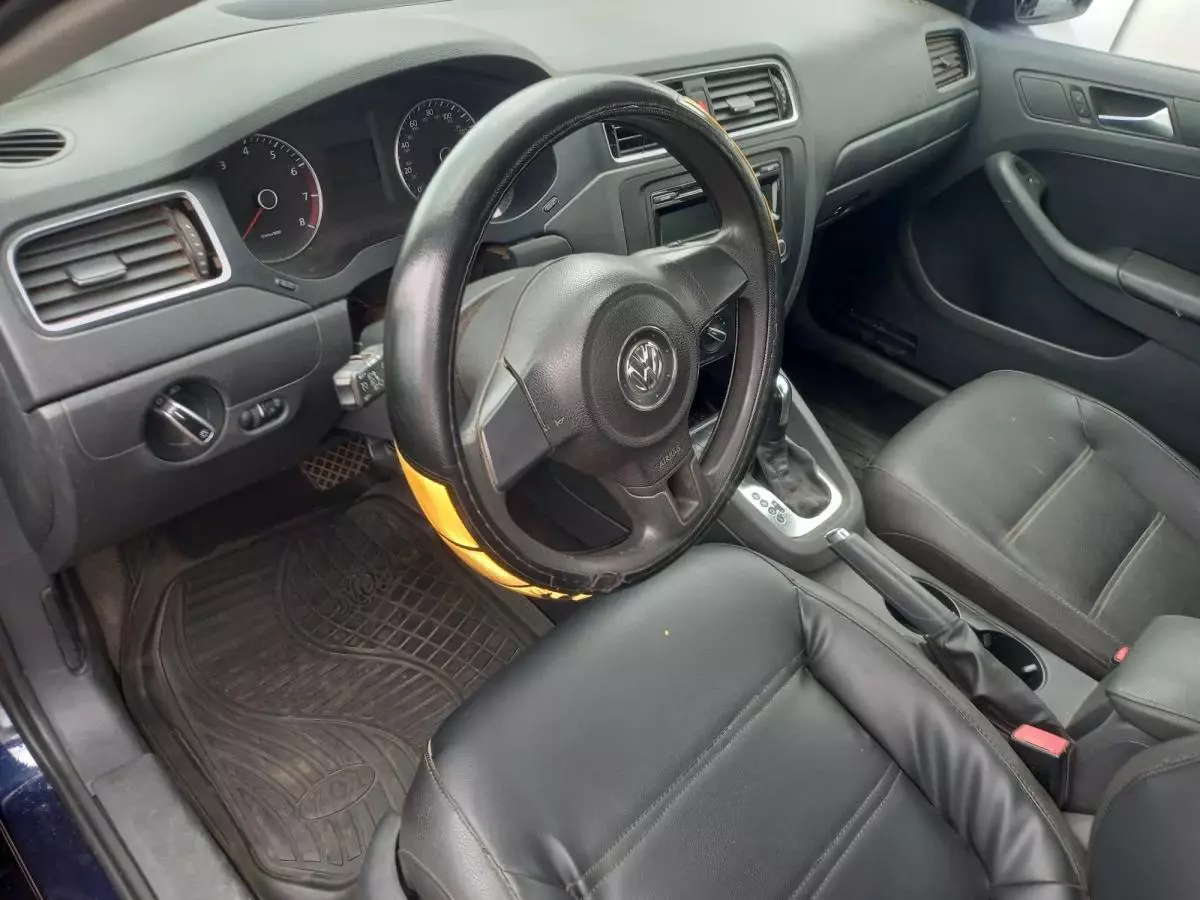 Volkswagen Jetta - 2015