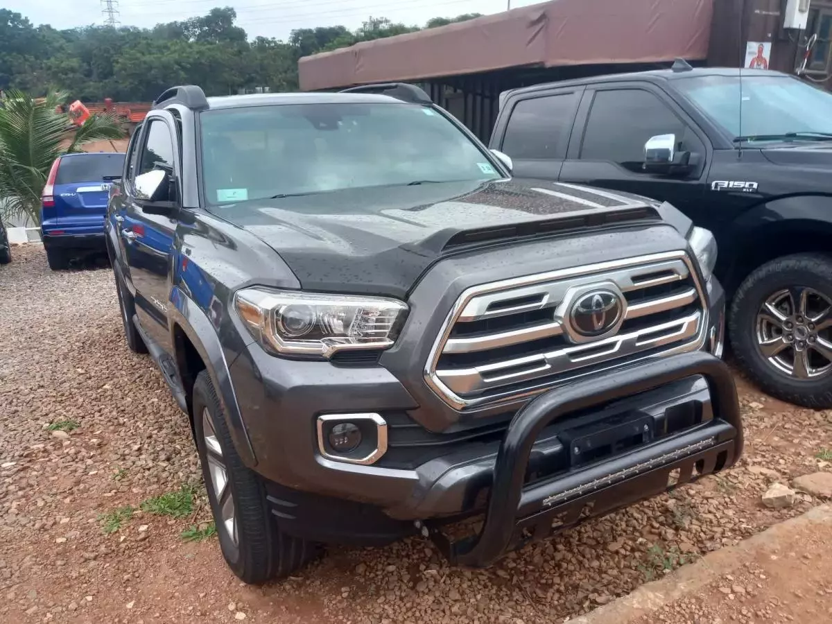 Toyota Tacoma   - 2019