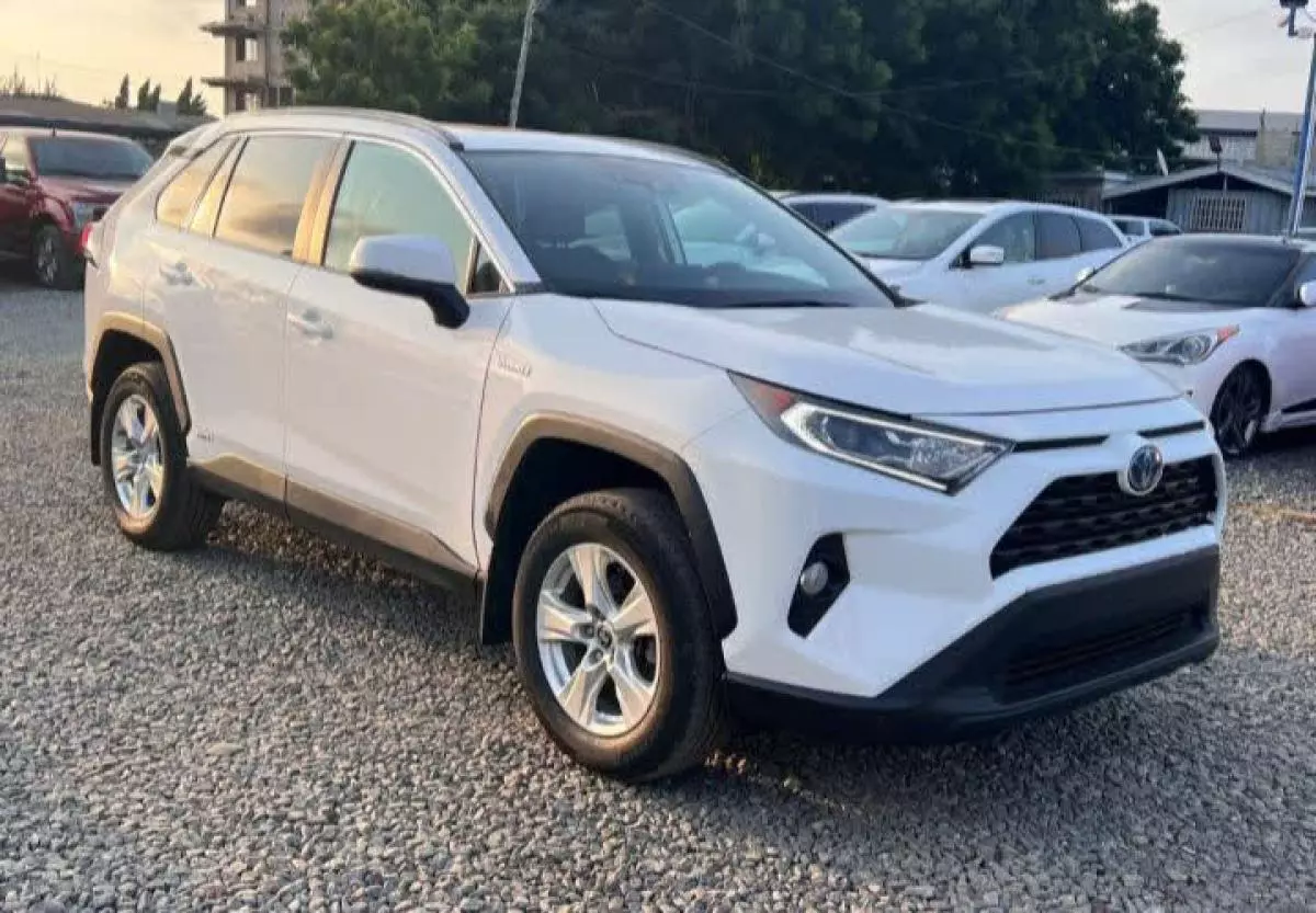 Toyota RAV 4   - 2021