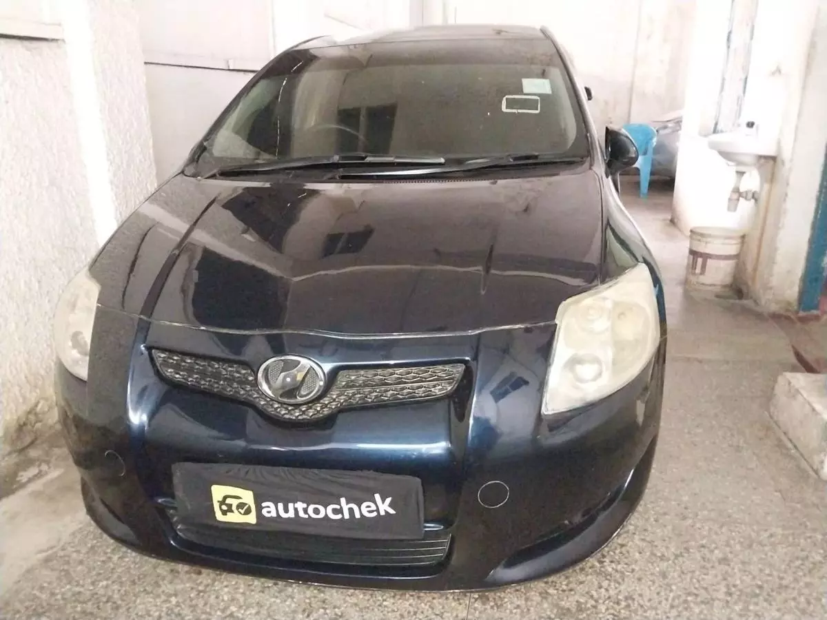 Toyota Auris   - 2009