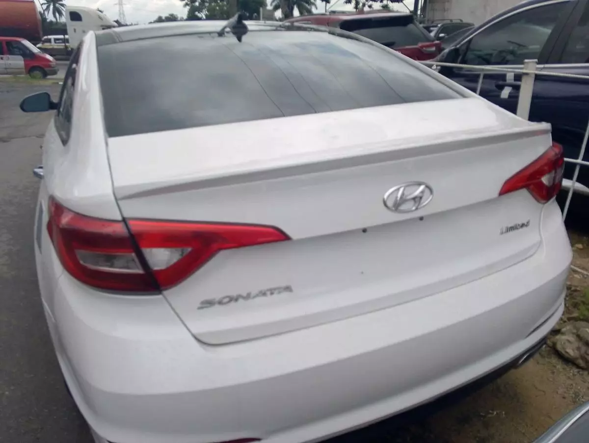 Hyundai Sonata   - 2015