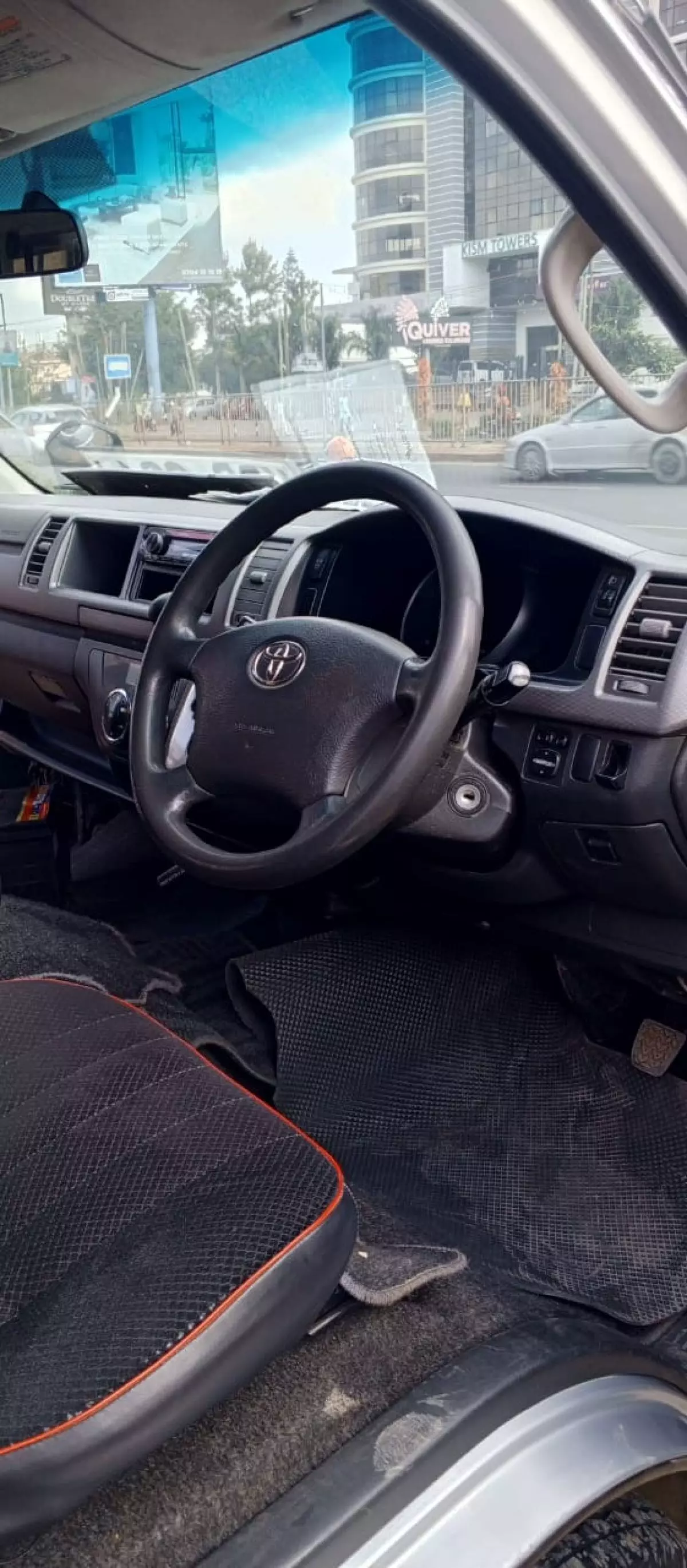 Toyota Hiace   - 2013