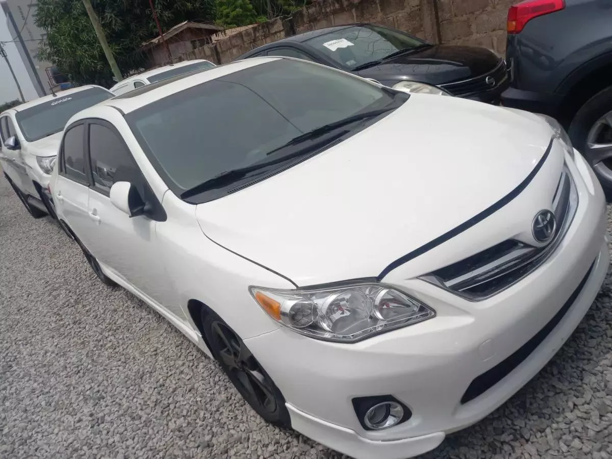 Toyota Corolla - 2013