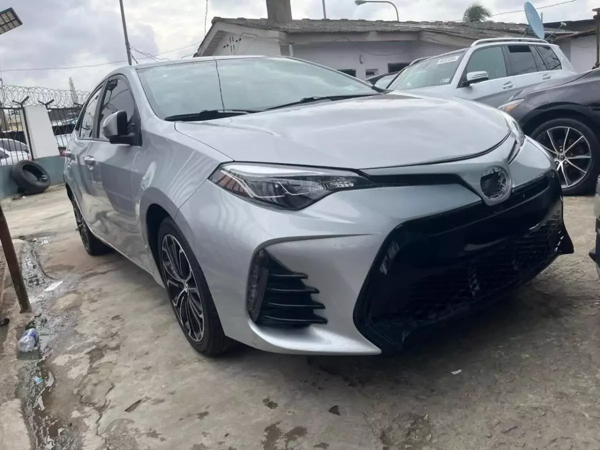 Toyota Corolla   - 2014