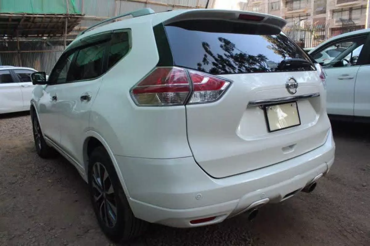 Nissan X-Trail - 2015