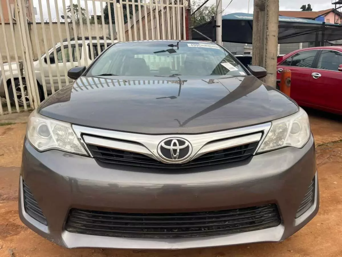 Toyota Camry   - 2014