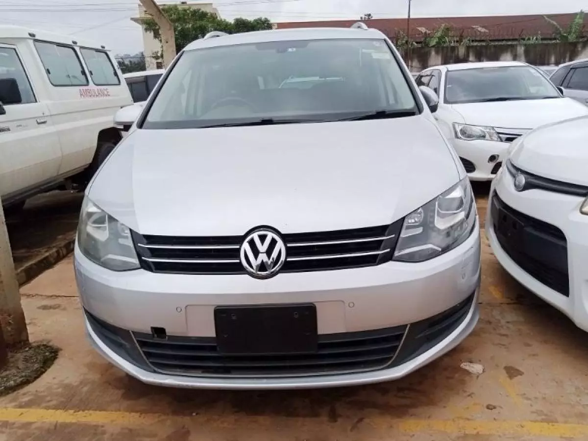 Volkswagen Sharan   - 2010