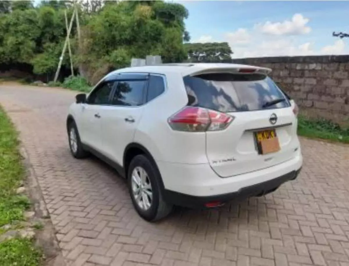 Nissan X-Trail - 2015