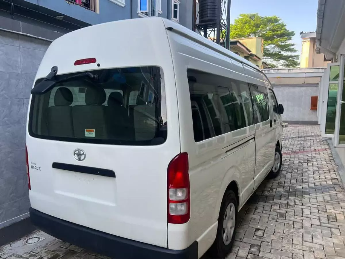 Toyota Hiace   - 2018