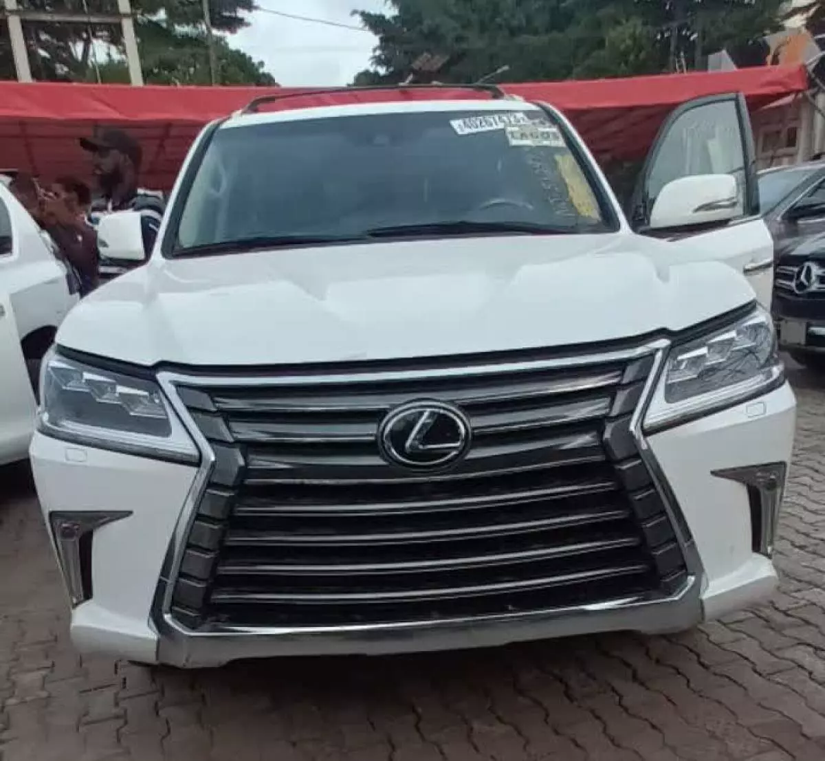 Lexus LX 570   - 2016