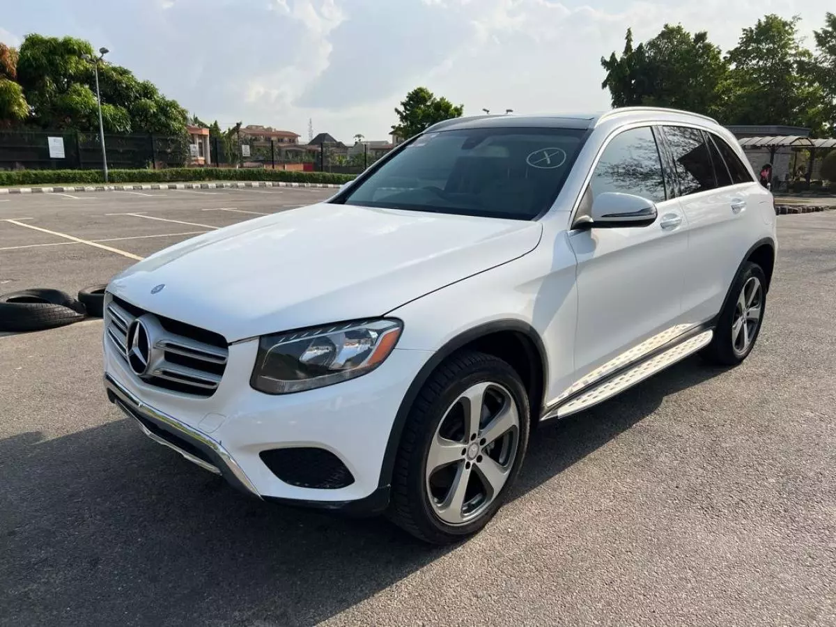 Mercedes-Benz GLC 300   - 2017