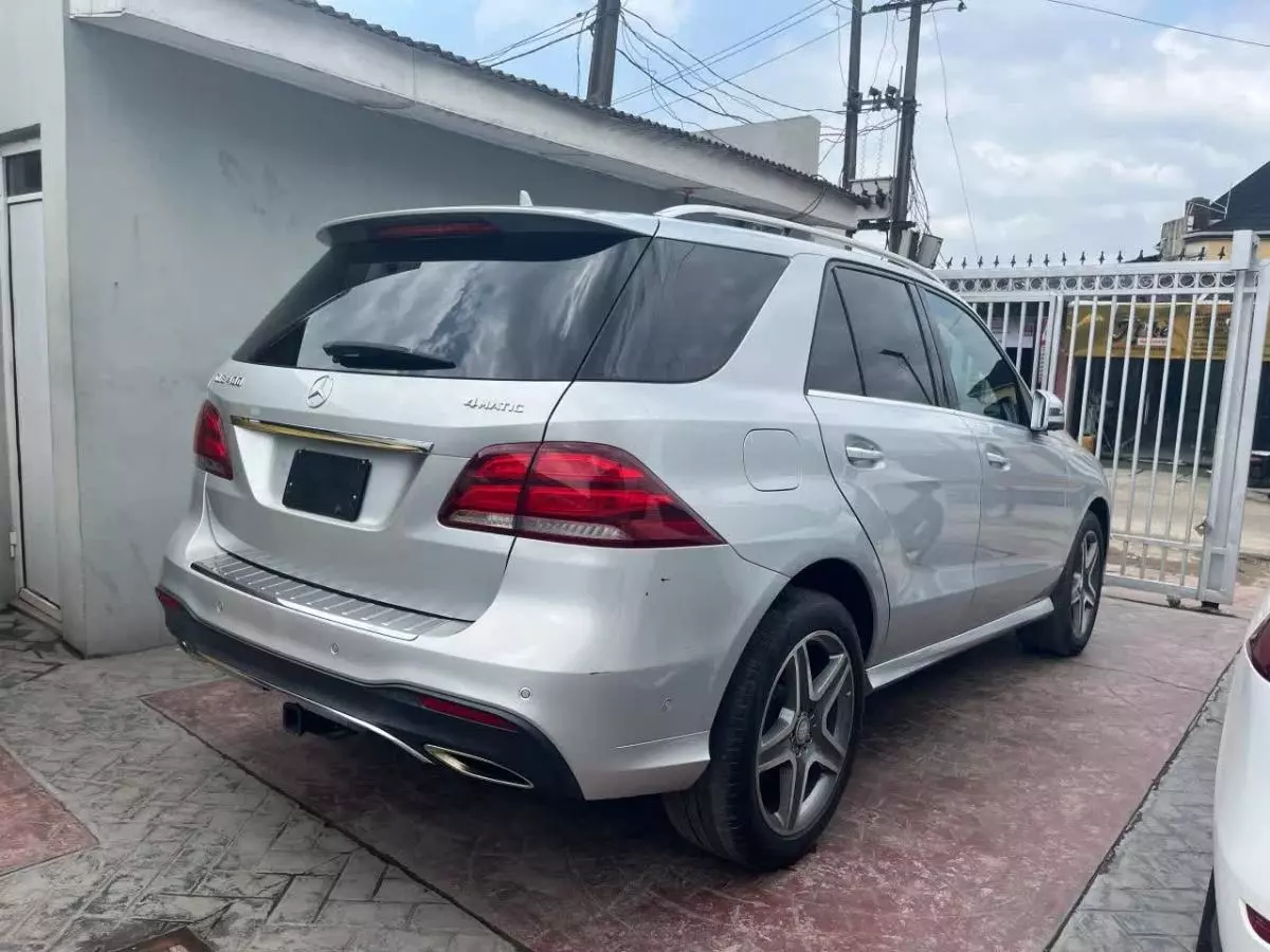 Mercedes-Benz GLE 400   - 2016