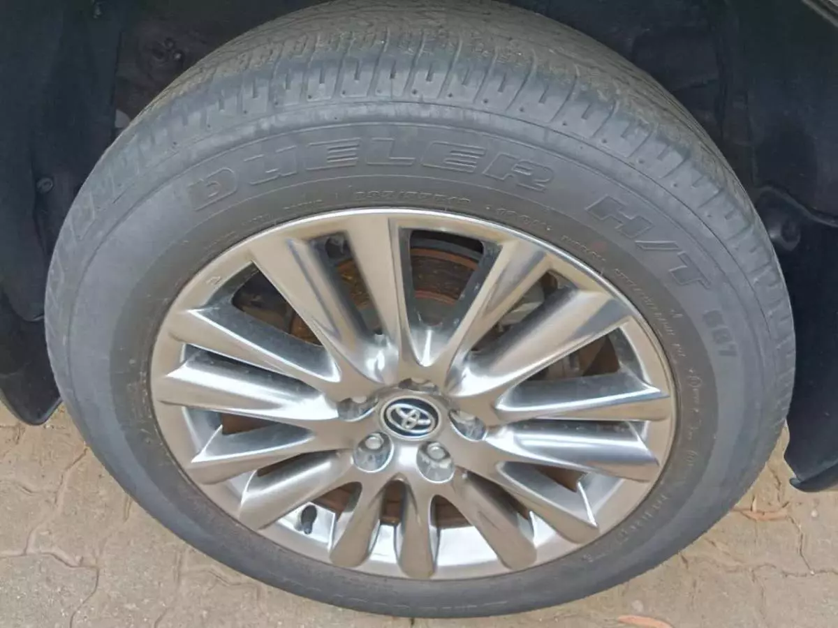 Toyota Harrier   - 2016