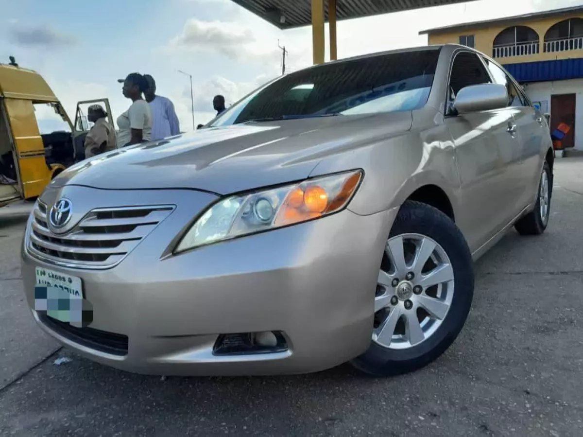 Toyota Camry   - 2007