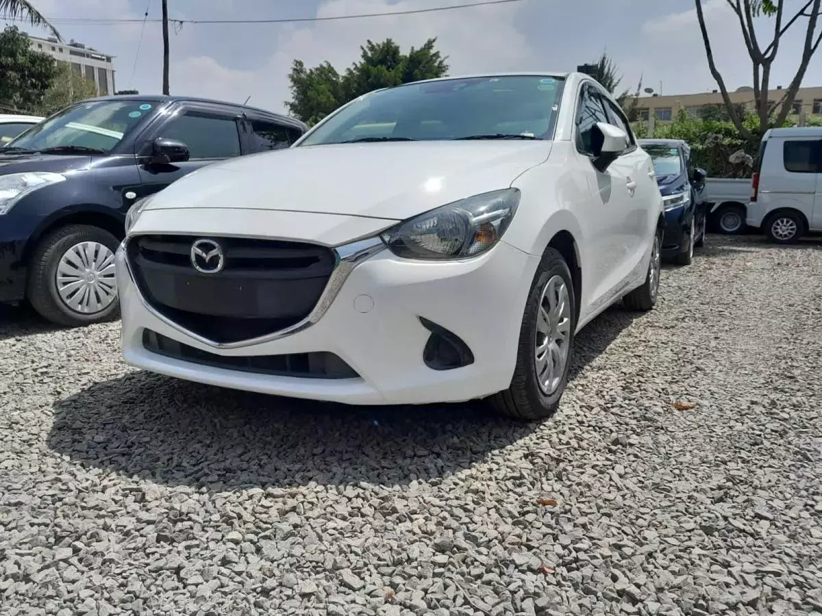 Mazda Demio  - 2015