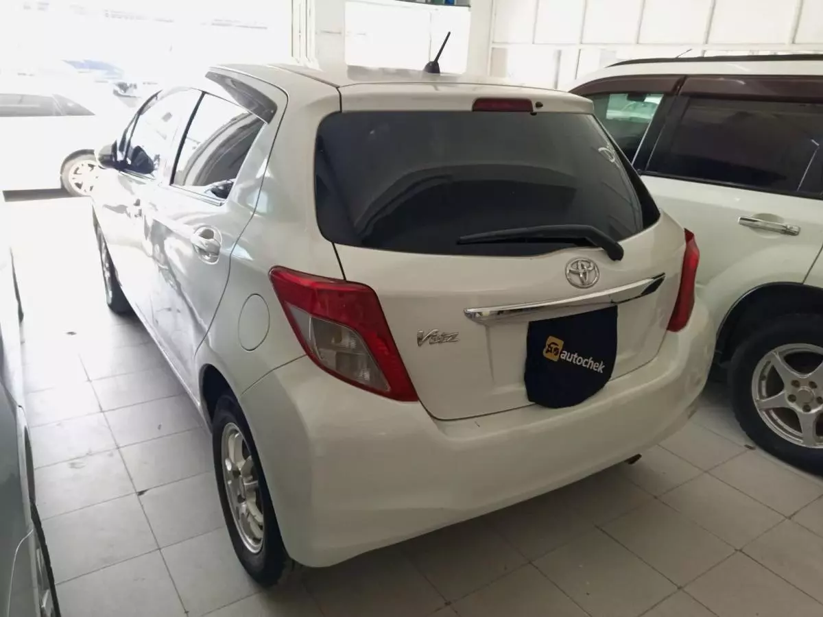 Toyota Vitz - 2012