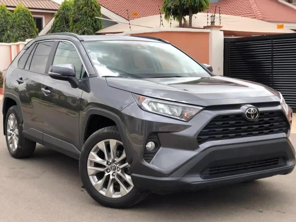 Toyota RAV 4   - 2021