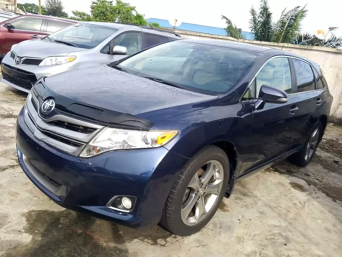 Toyota Venza   - 2015