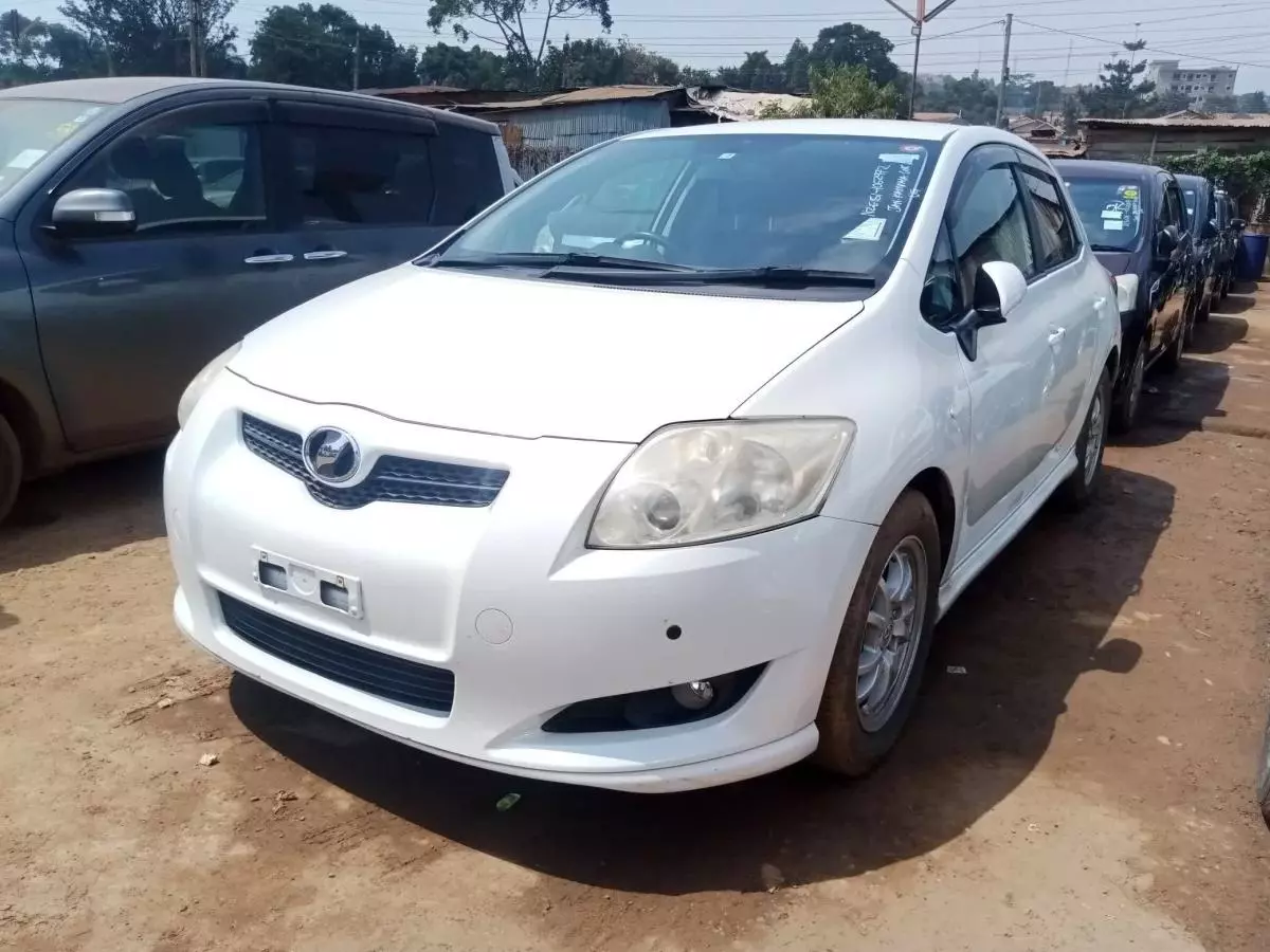 Toyota Auris   - 2009