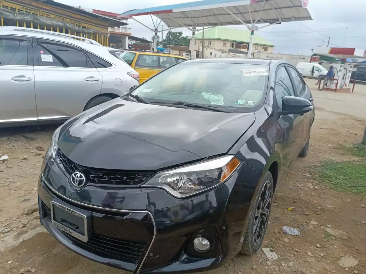 Toyota Corolla   - 2015