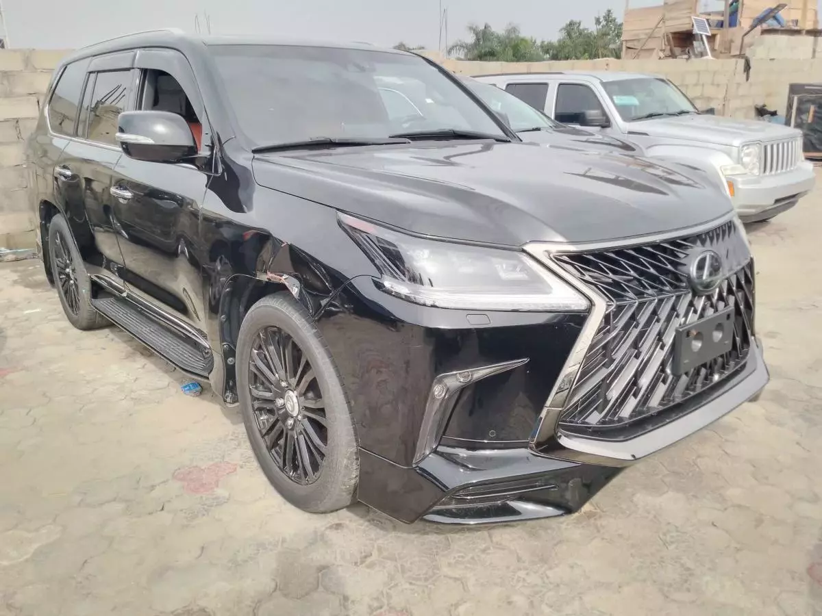 Lexus LX 570   - 2019