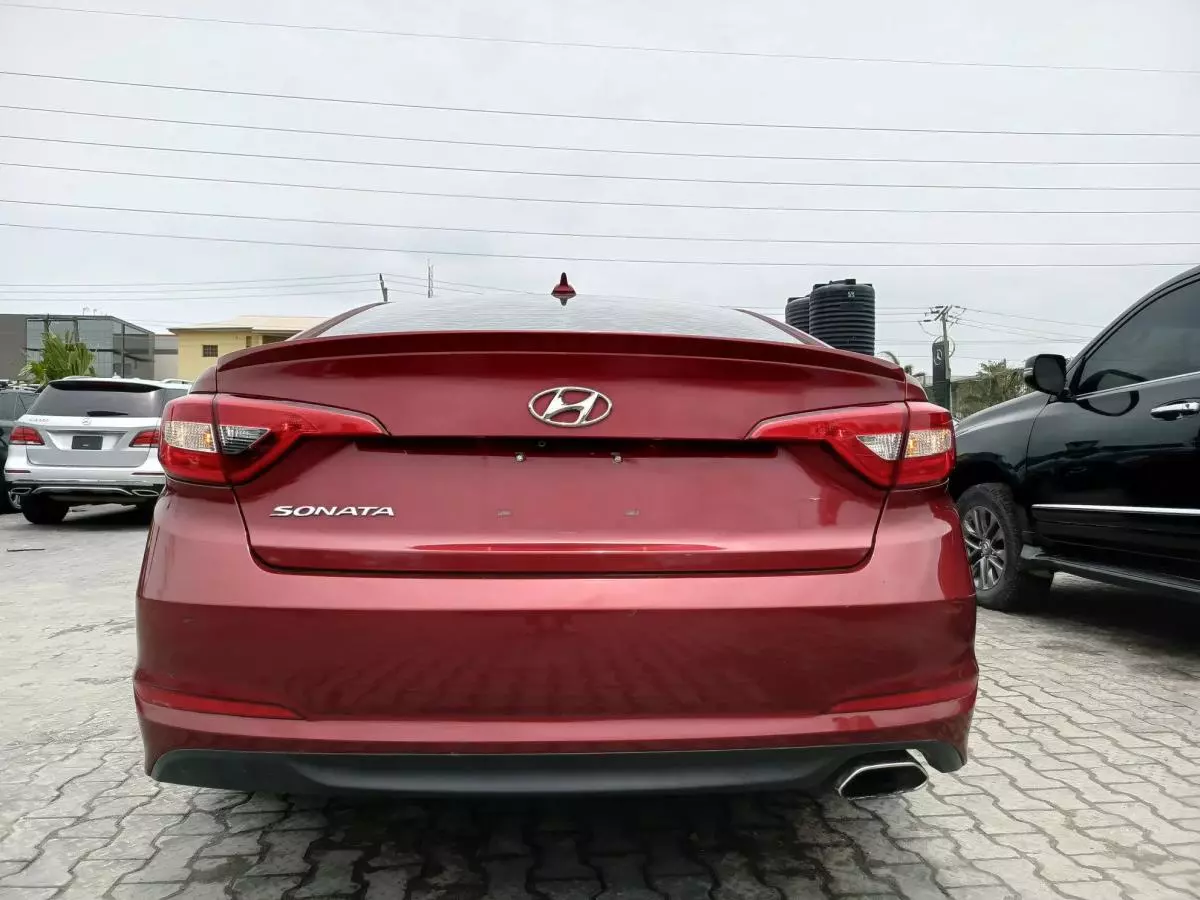 Hyundai Sonata   - 2016