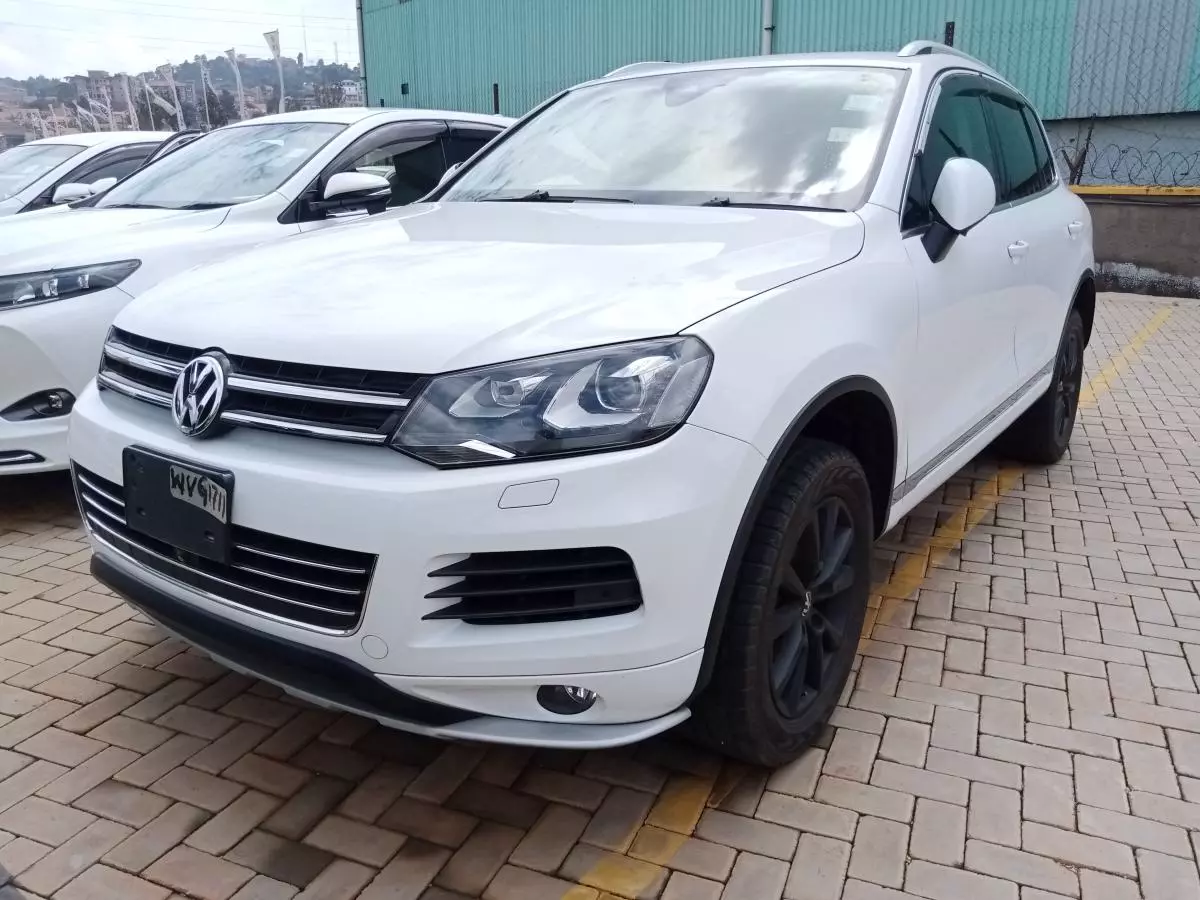 Volkswagen Touareg   - 2011