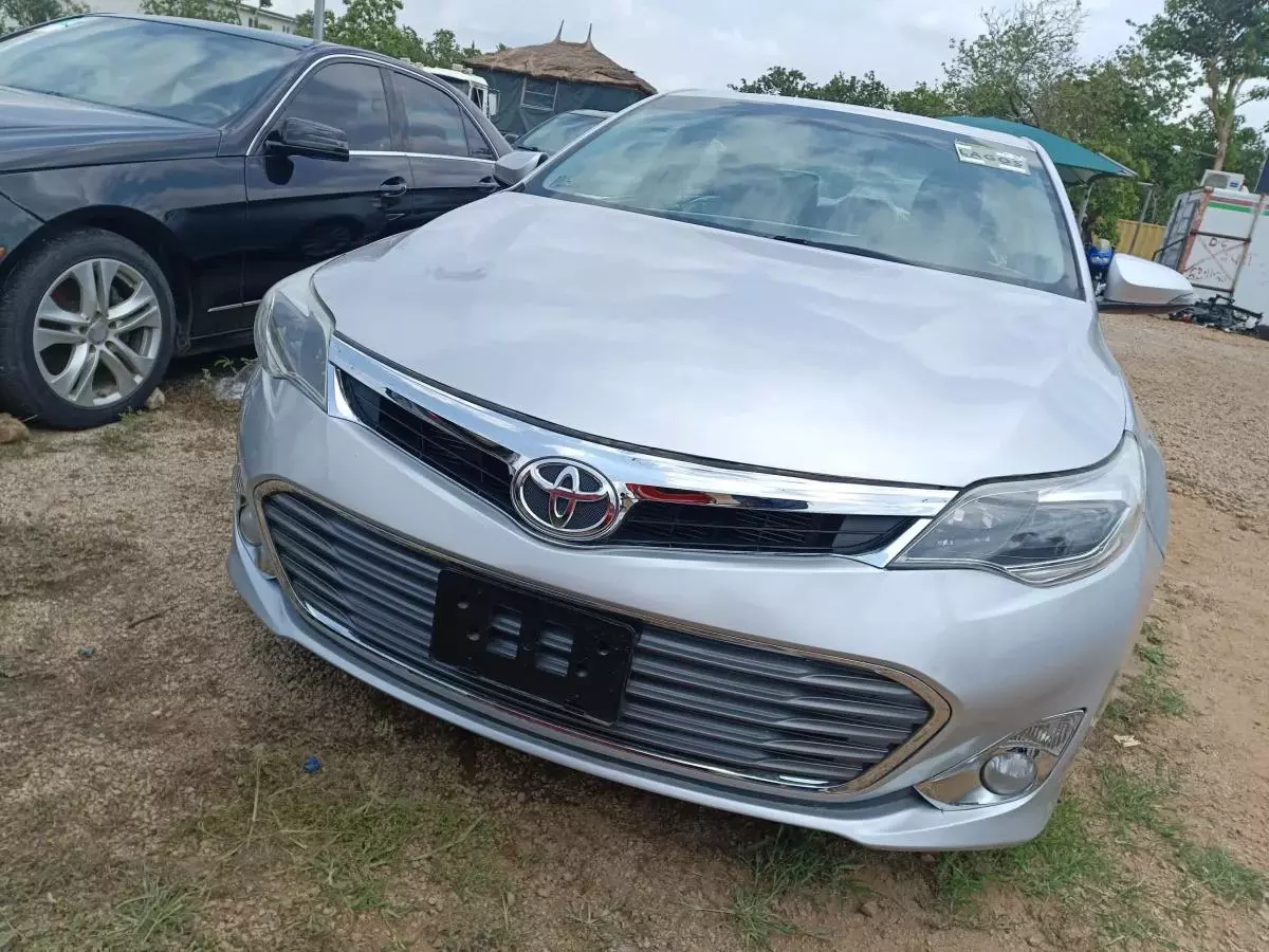 Toyota Avalon   - 2013