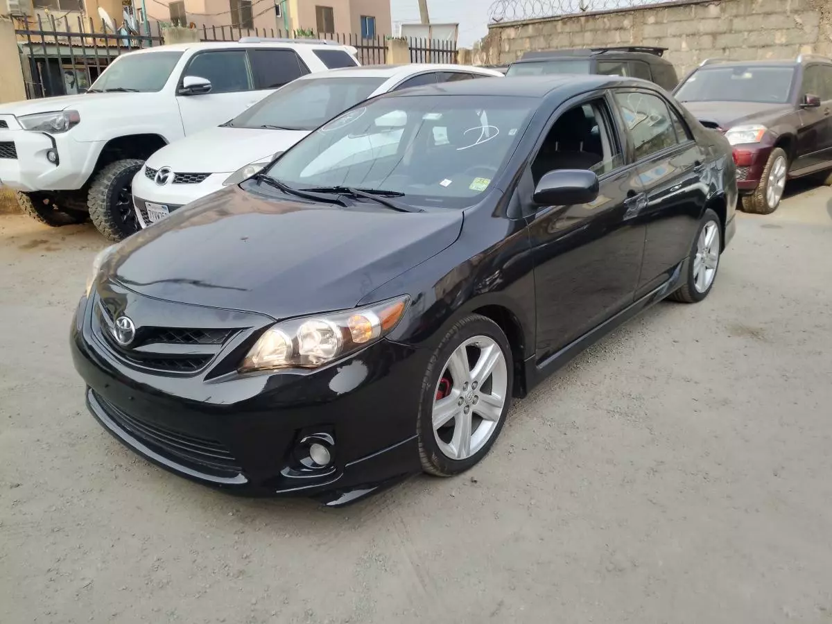 Toyota Corolla   - 2013