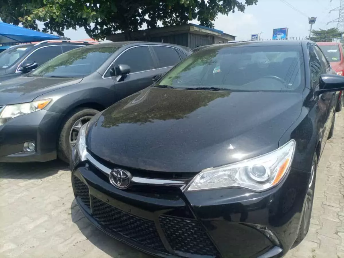 Toyota Camry - 2015