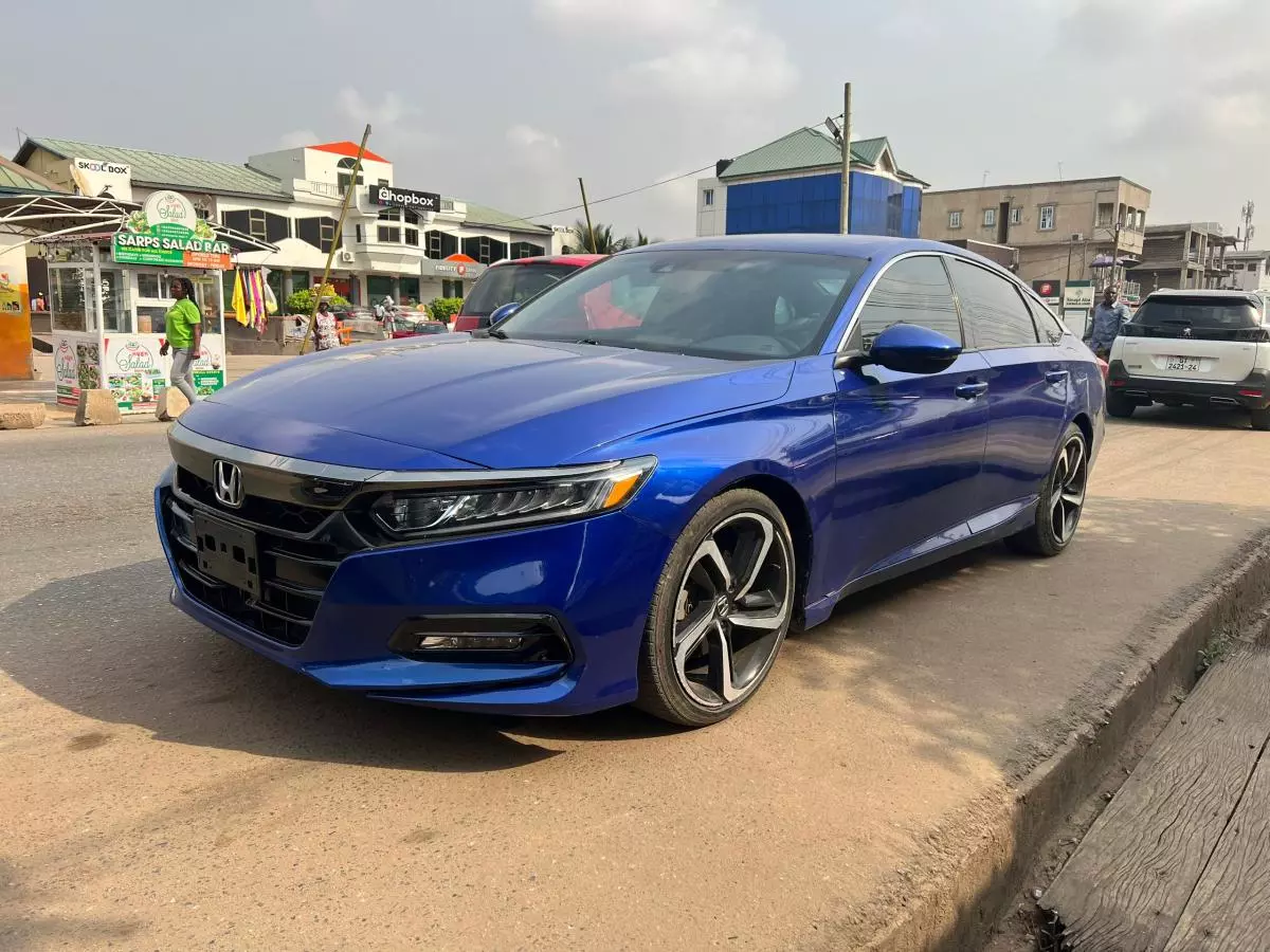 Honda Accord   - 2019