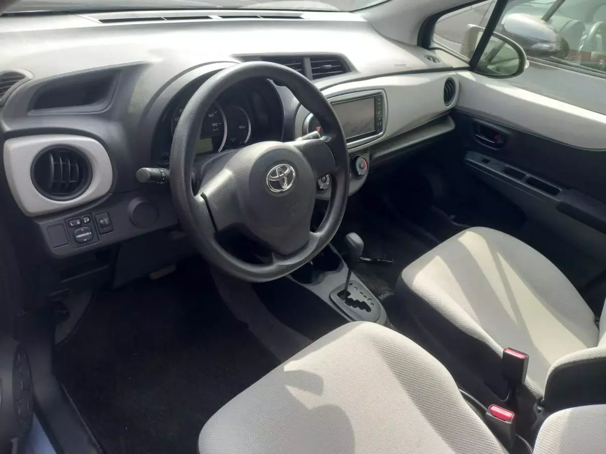 Toyota Vitz   - 2012