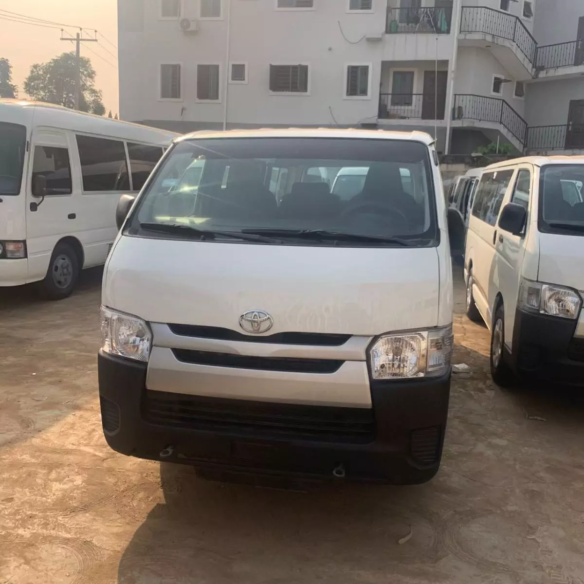 Toyota Hiace   - 2013