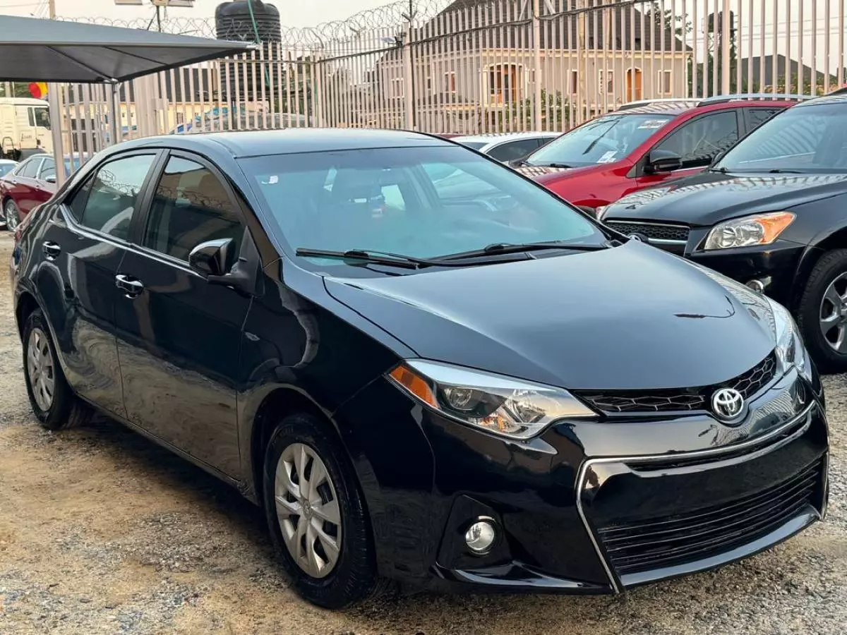 Toyota Corolla   - 2014