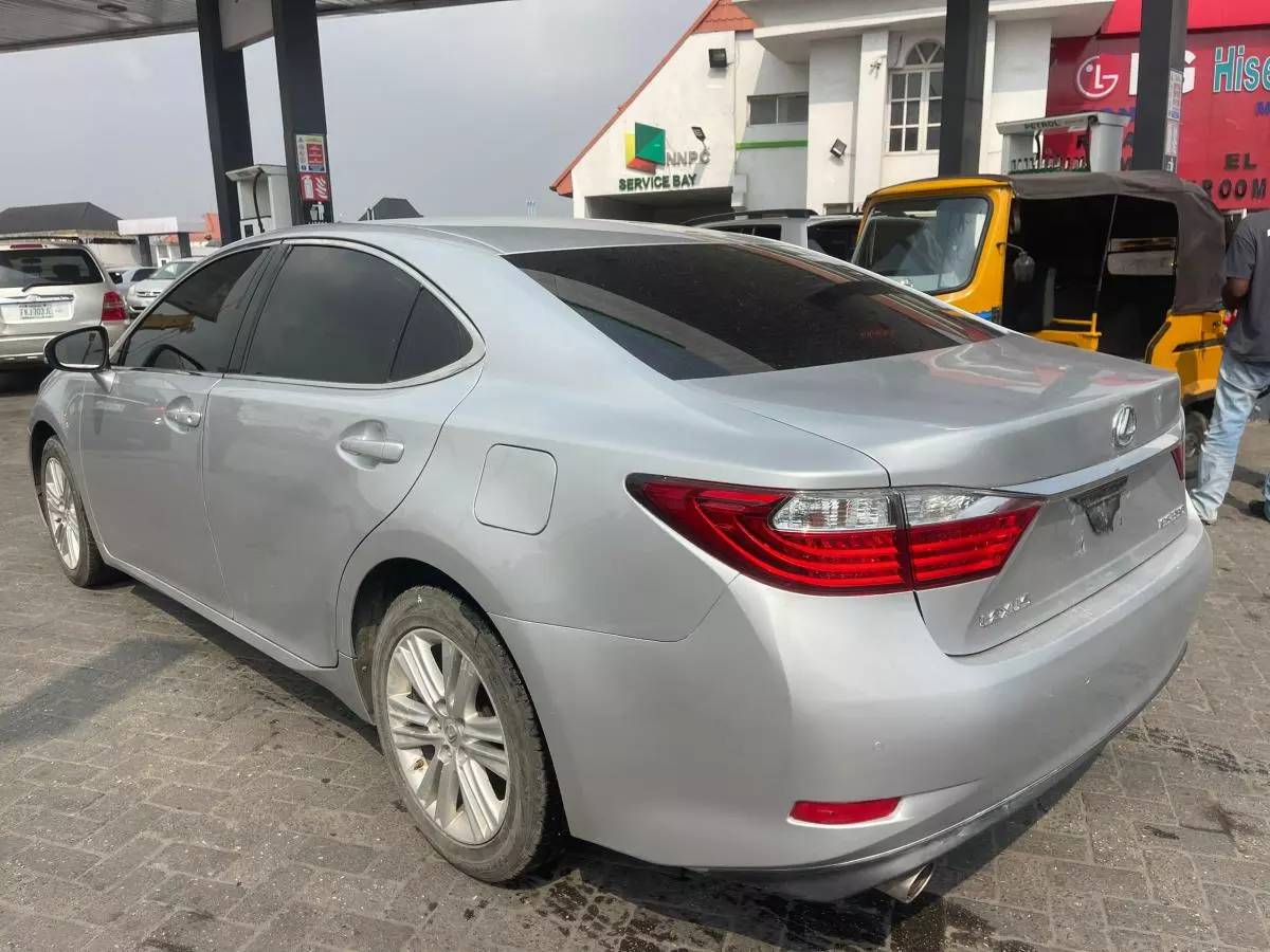 Lexus ES 350   - 2013