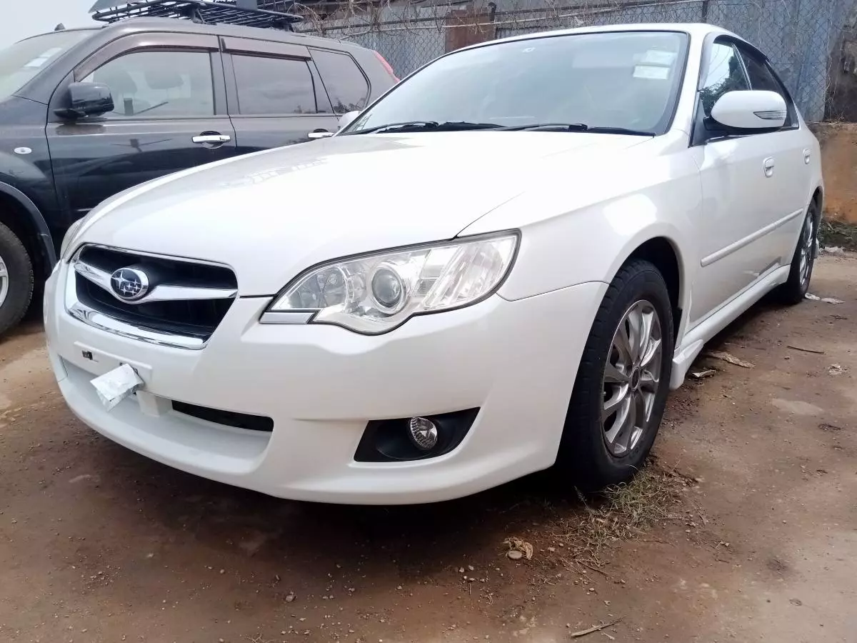 Subaru Legacy   - 2009