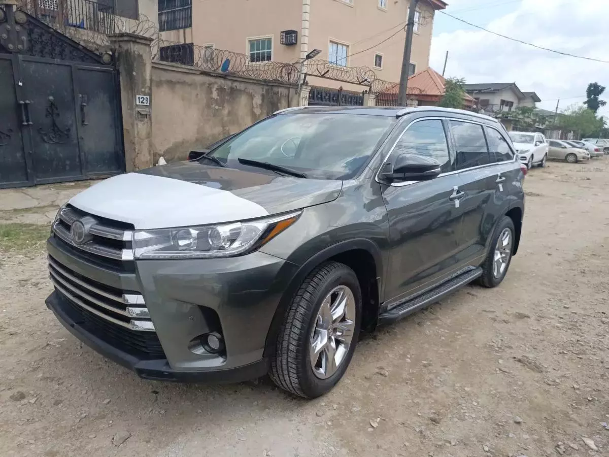 Toyota Highlander   - 2014