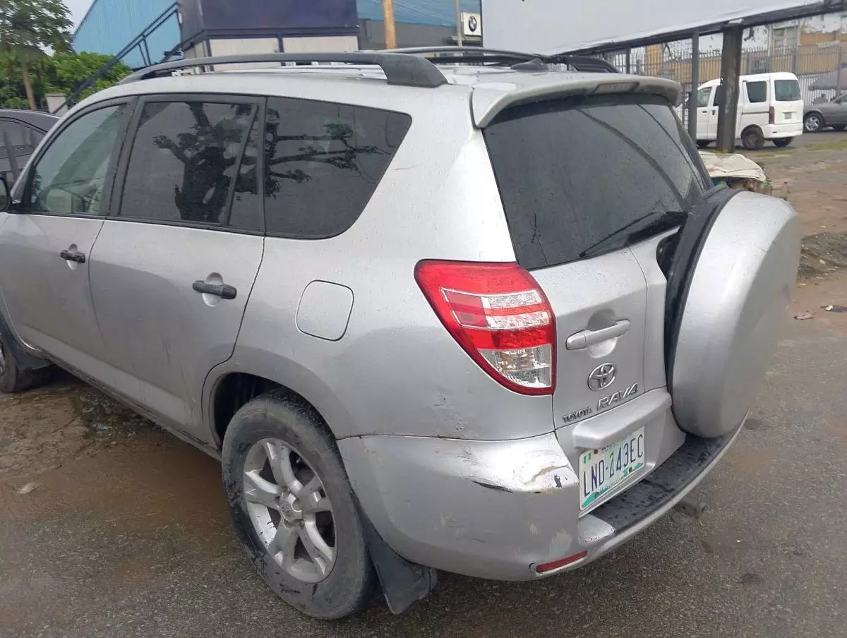 Toyota Rav4   - 2009